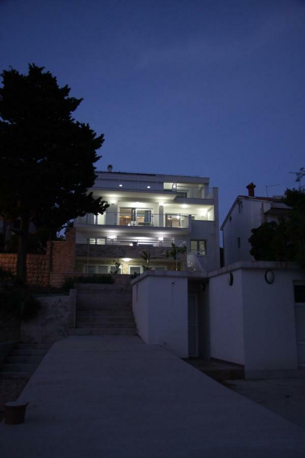 Beachfront Apartments - Villa Vita Stara Novalja Εξωτερικό φωτογραφία